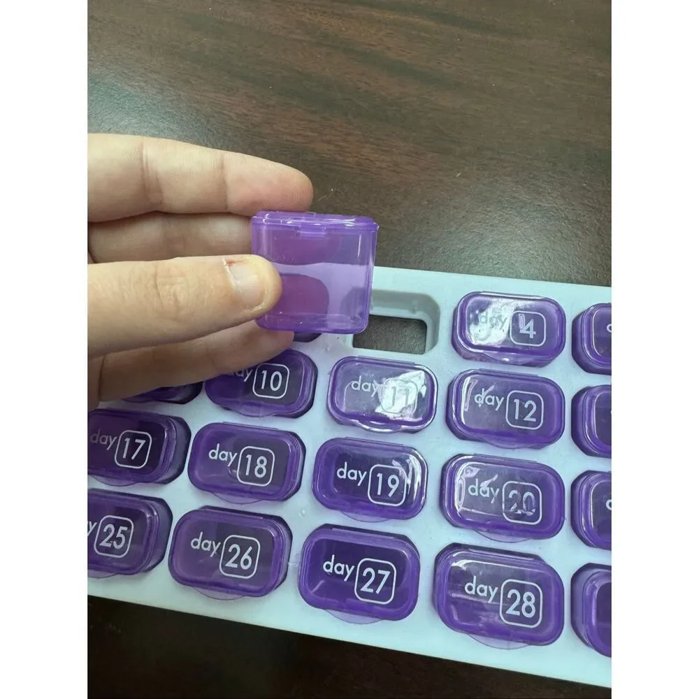 31 Days Daily Pill Container - Picture 3 of 4